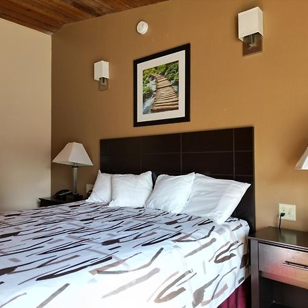 The Putney Inn ภายนอก รูปภาพ