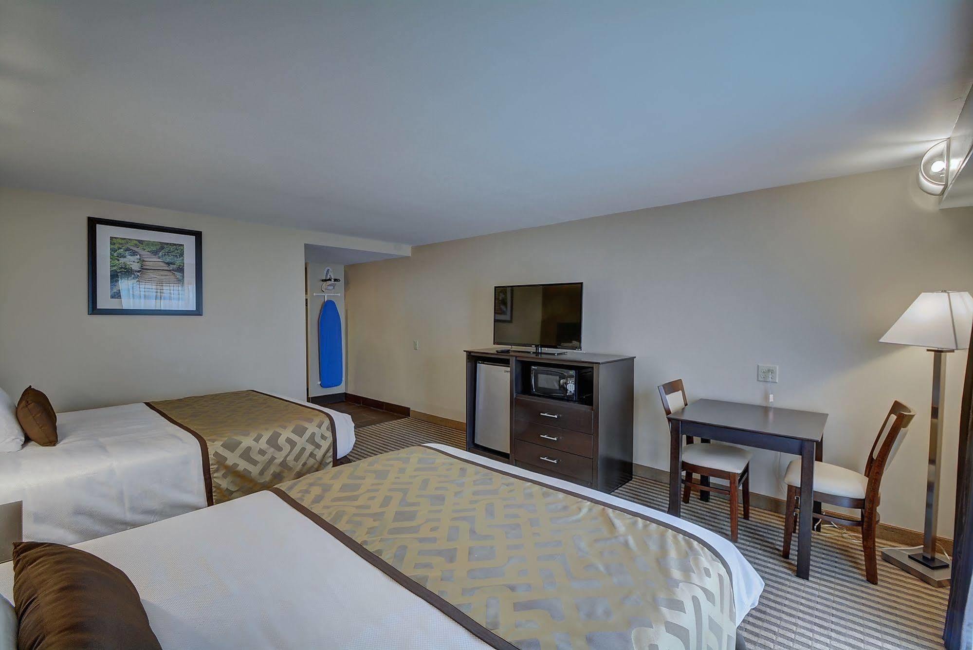 The Putney Inn ภายนอก รูปภาพ